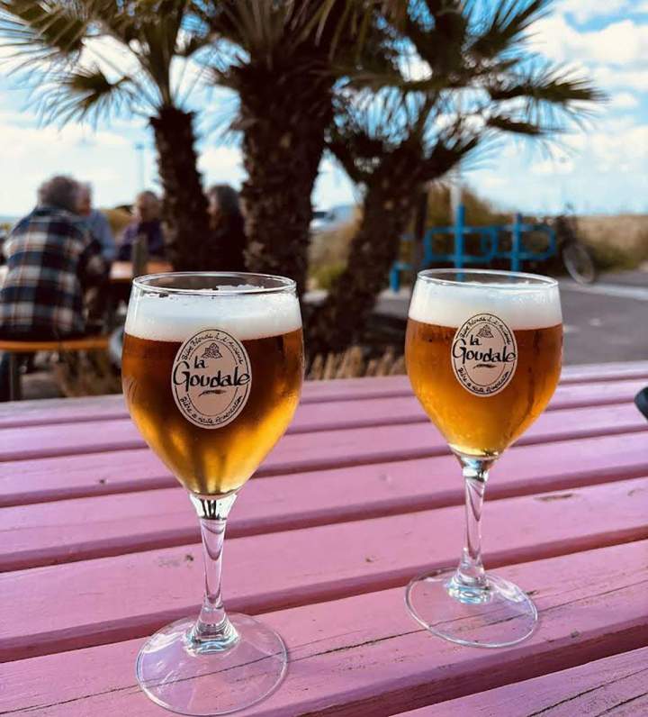 Boissons variées à savourer en salle ou terrasse